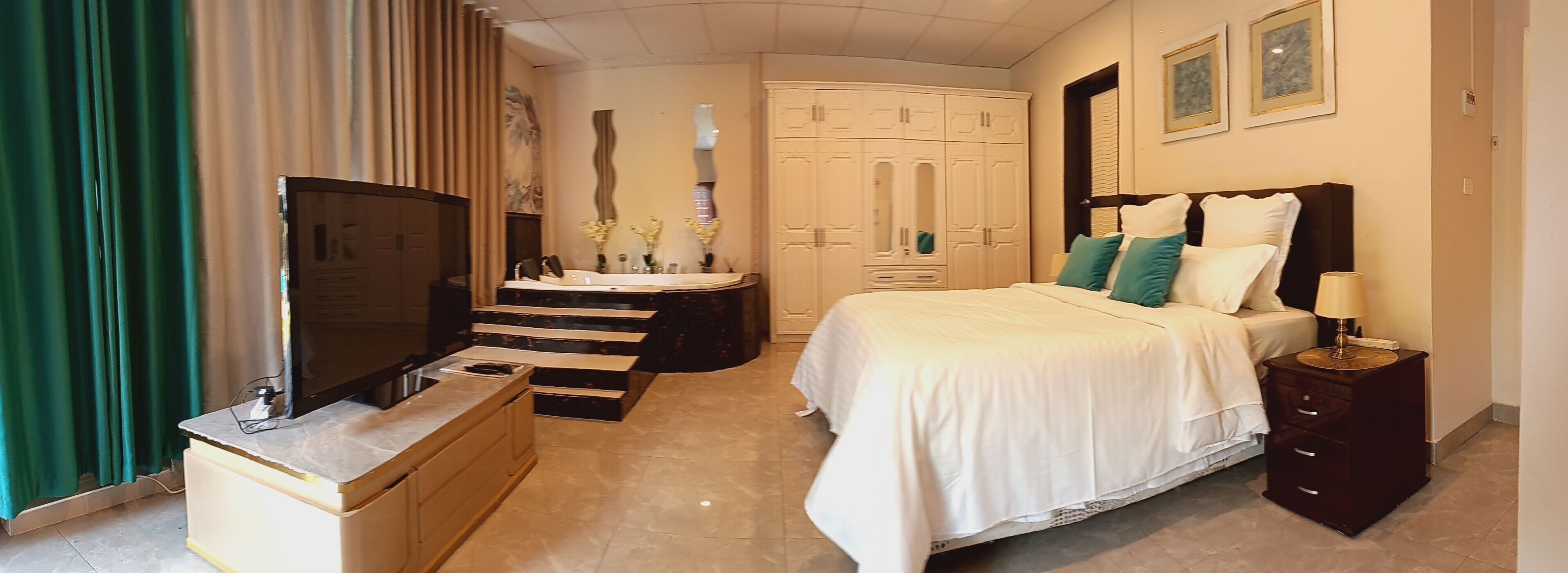 Egyptian cotton sheets, premium bedding, down comforters, pillowtop beds