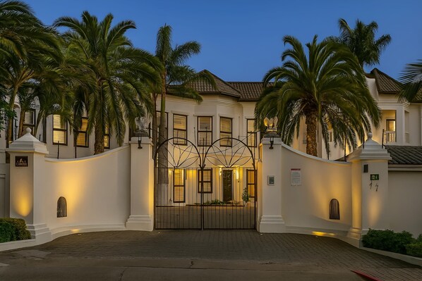 Front of property - La Belva Court (Lusaka)