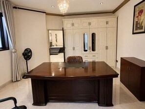 Executive Apartment | In-room business centre