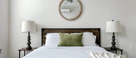 Schreibtisch, Bügeleisen/Bügelbrett, kostenloses WLAN, Bettwäsche