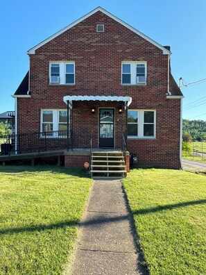 Exterior - Walking Distance to Shawnee Soccer Complex (Dunbar)