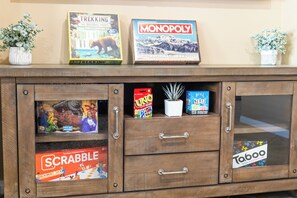 Game room - Desert Oasis w/Pool, Spa & more! (Coachella)