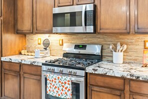 Private kitchen - Desert Oasis w/Pool, Spa & more! (Coachella)