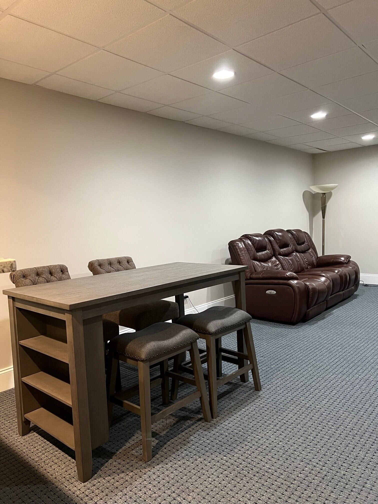 Spacious splitlevel, basement apt., private entrance in a quiet