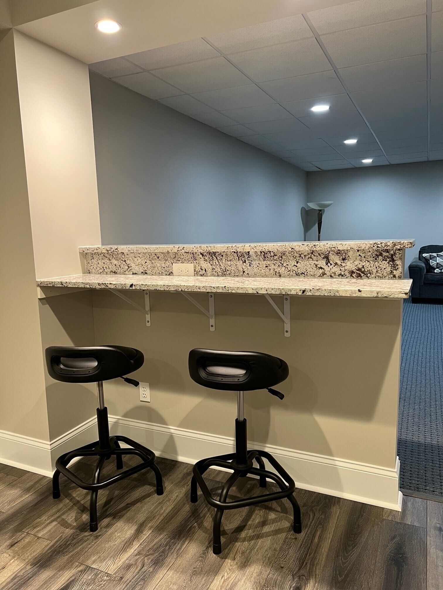 Spacious splitlevel, basement apt., private entrance in a quiet