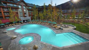 Piscine extérieure, piscine chauffée