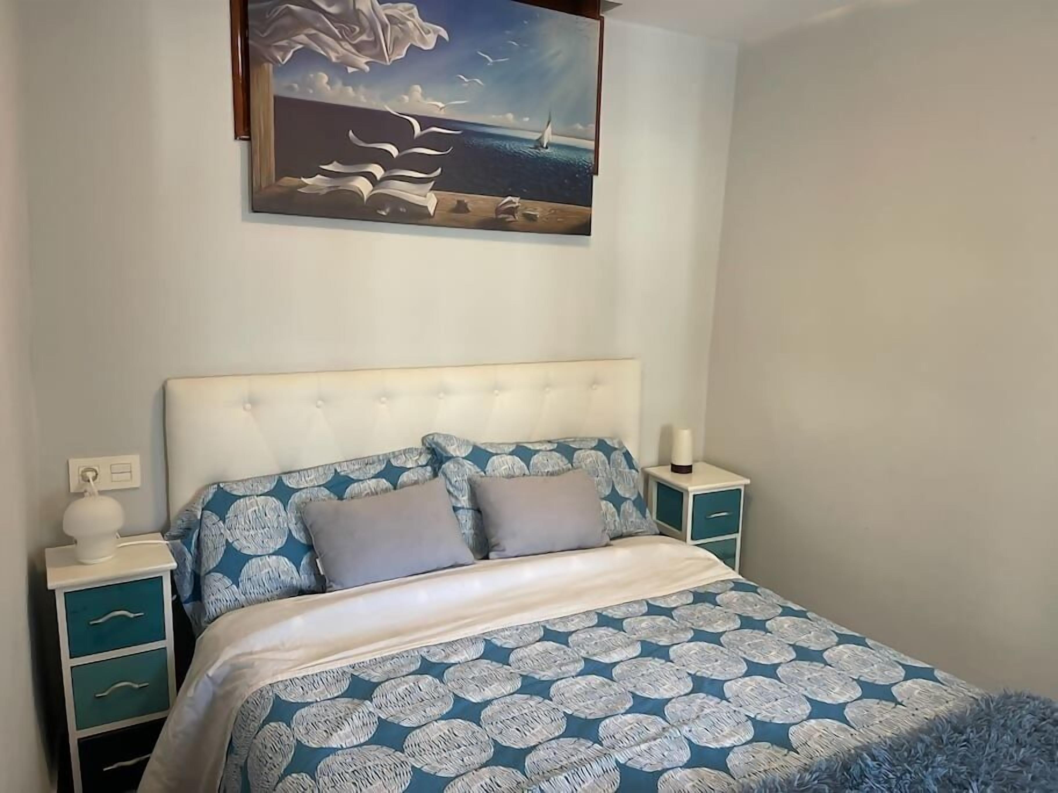 1 slaapkamer, een strijkplank/strijkijzer, reisbedje, gratis wifi