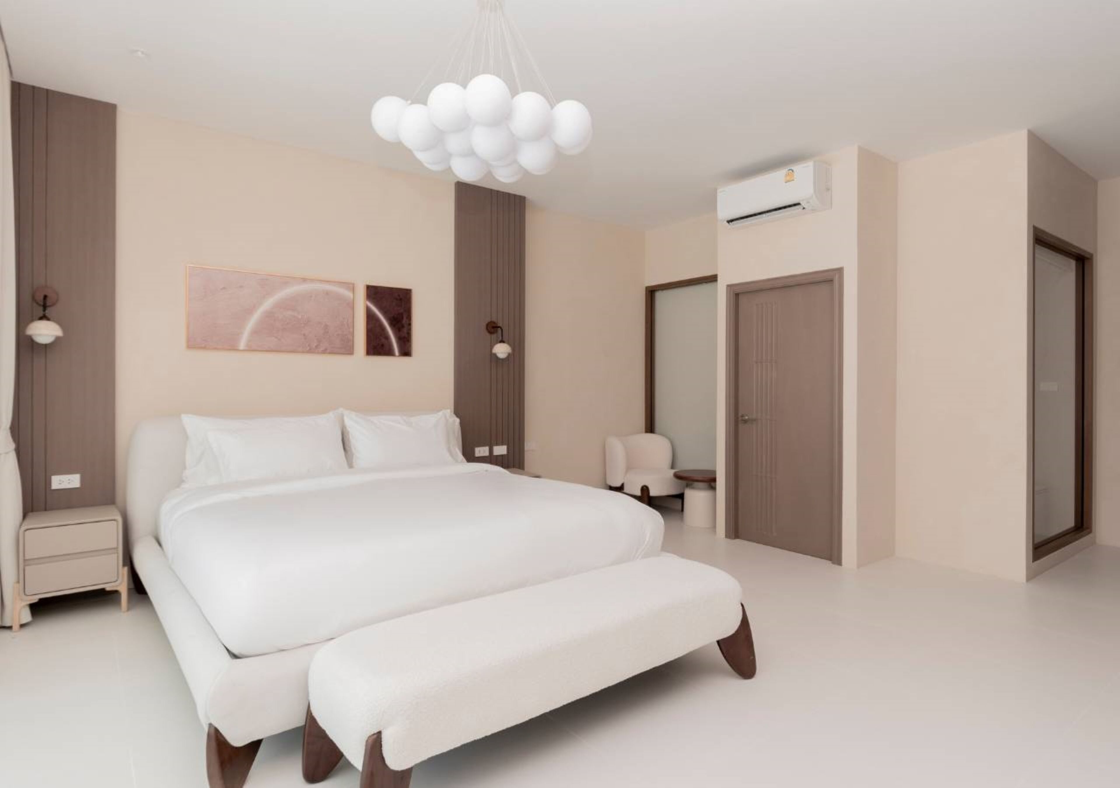 Executive-Villa, Mehrere Schlafzimmer, eigener Pool | Minibar, Zimmersafe, Schreibtisch, laptopgeeigneter Arbeitsplatz