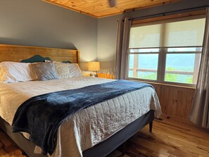 4 室のベッドルーム、アイロン / アイロン台、旅行用ベビーベッド、WiFi (無料)