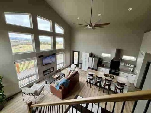 Spacious new home, mtn views, CO City-Rye, RV Hook-Up, golfing, hiking, fishing 