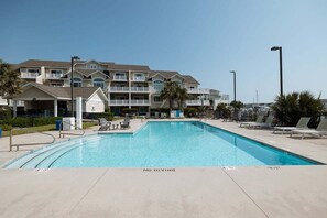 Pool - New! Condo with Dock + Pool (Carolina Beach)