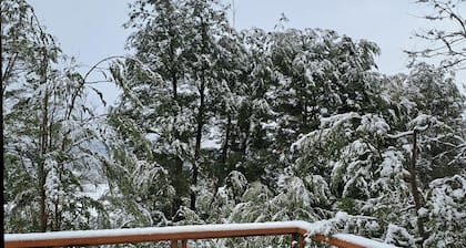 Quality ski chalet for 4, maximum 5, persons just 9km from Corralco ski centre..