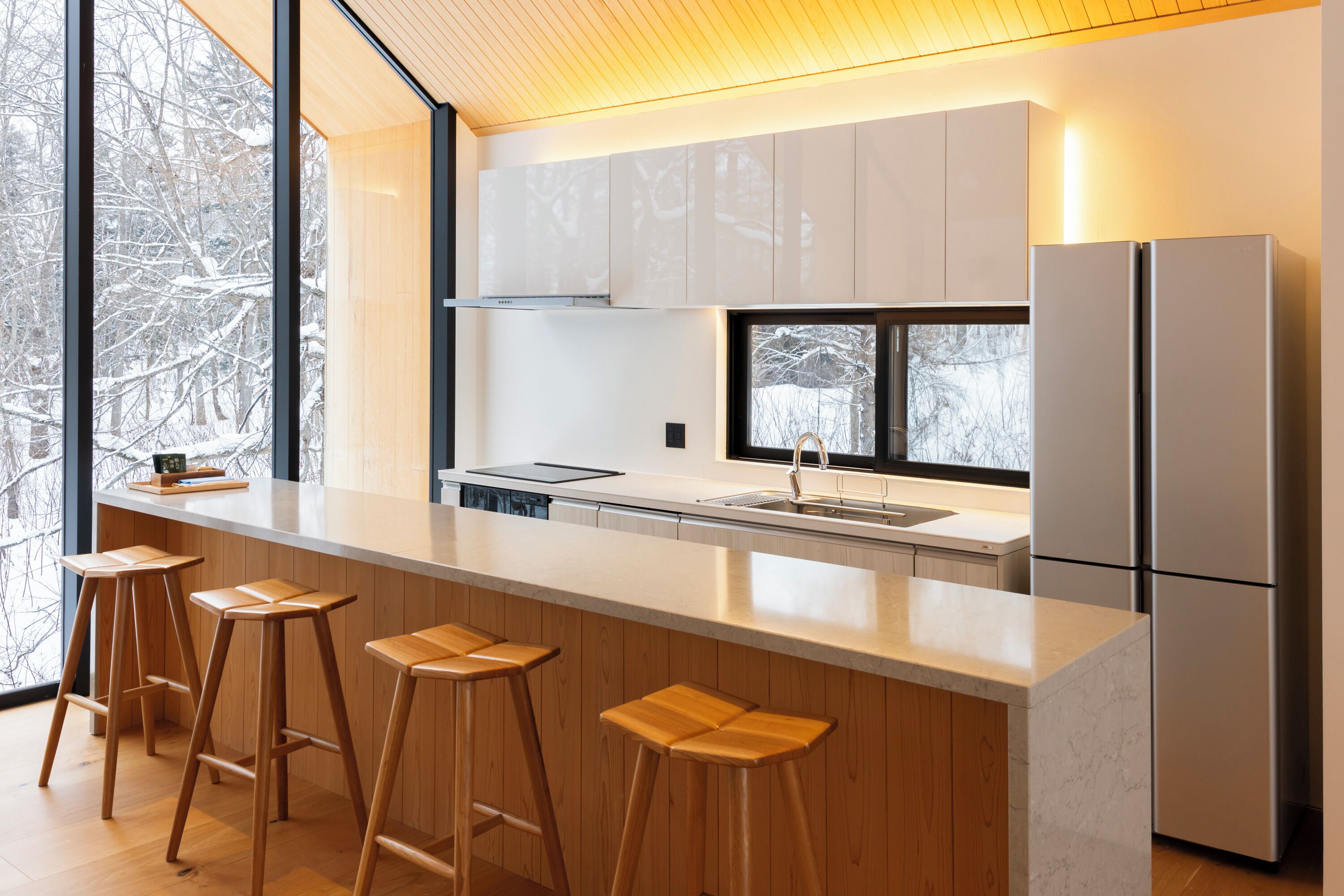 Comfort Chalet, Mountain View | Private kitchen | Full-size fridge, microwave, dishwasher, electric kettle