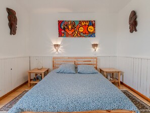 3 عدّة غرف نوم ومكتب وخدمة الإنترنت