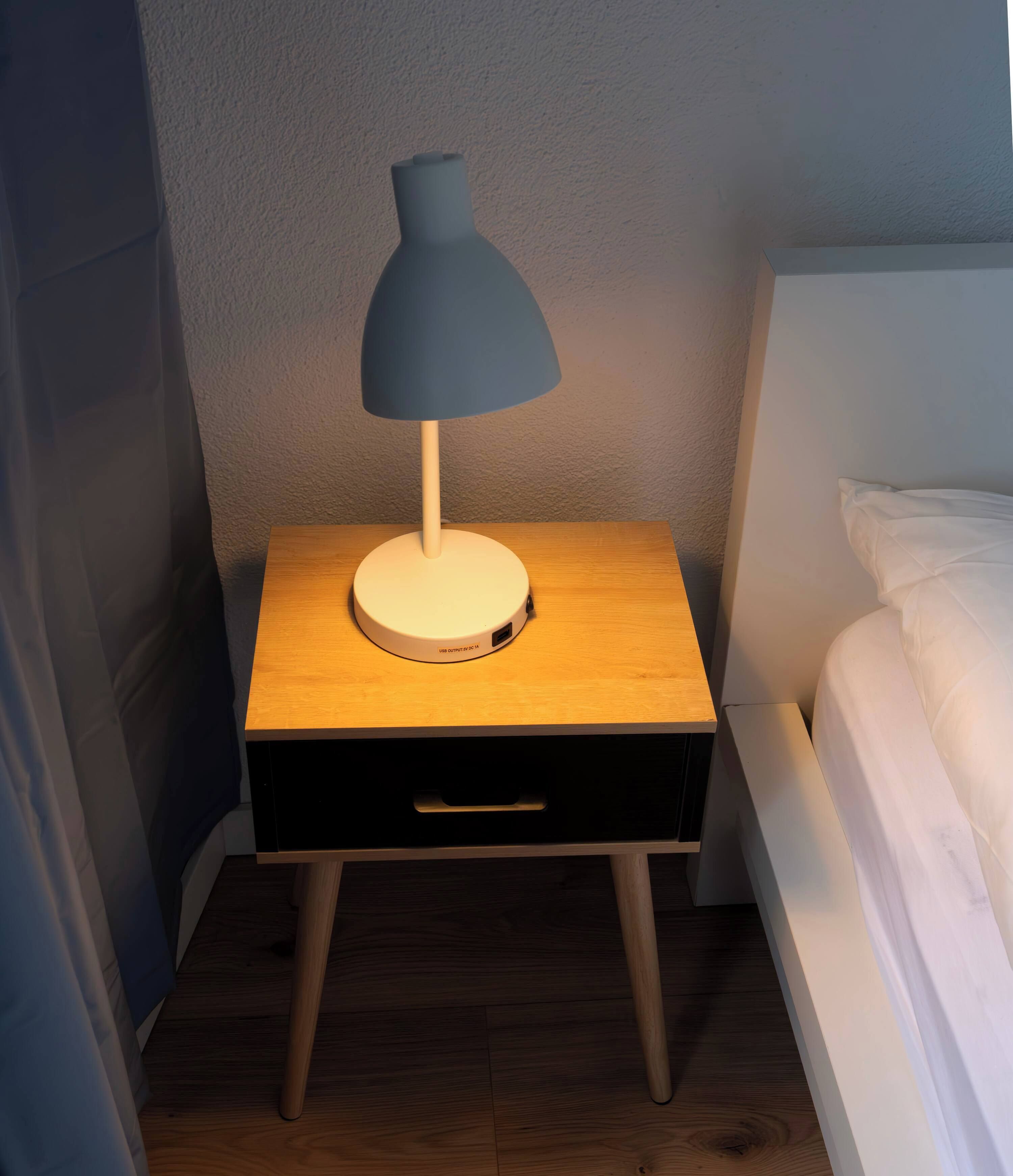 1 Schlafzimmer, Schreibtisch, schallisolierte Zimmer, Reisekinderbett