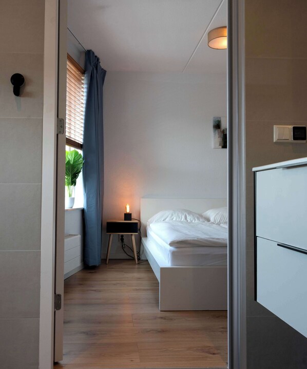 1 Schlafzimmer, Schreibtisch, Reisekinderbett, WLAN