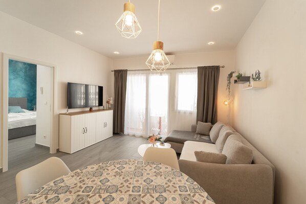 TV - WELCS APARTAMENTO 141 EMP cerca del mar (Empuriabrava)