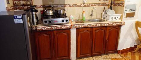 Fridge, microwave, dishwasher, coffee/tea maker