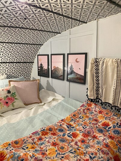 1953 Vintage Camp Trailer located on a quiet family farm near I15. 