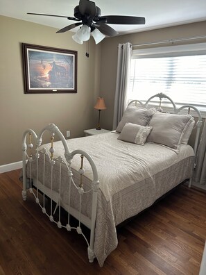 3 sovrum, skrivbord, strykjärn/strykbräda och gratis wi-fi