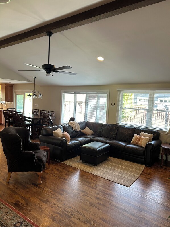 Smart-tv och eldstad