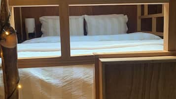 1 bedroom, desk, free WiFi, bed sheets