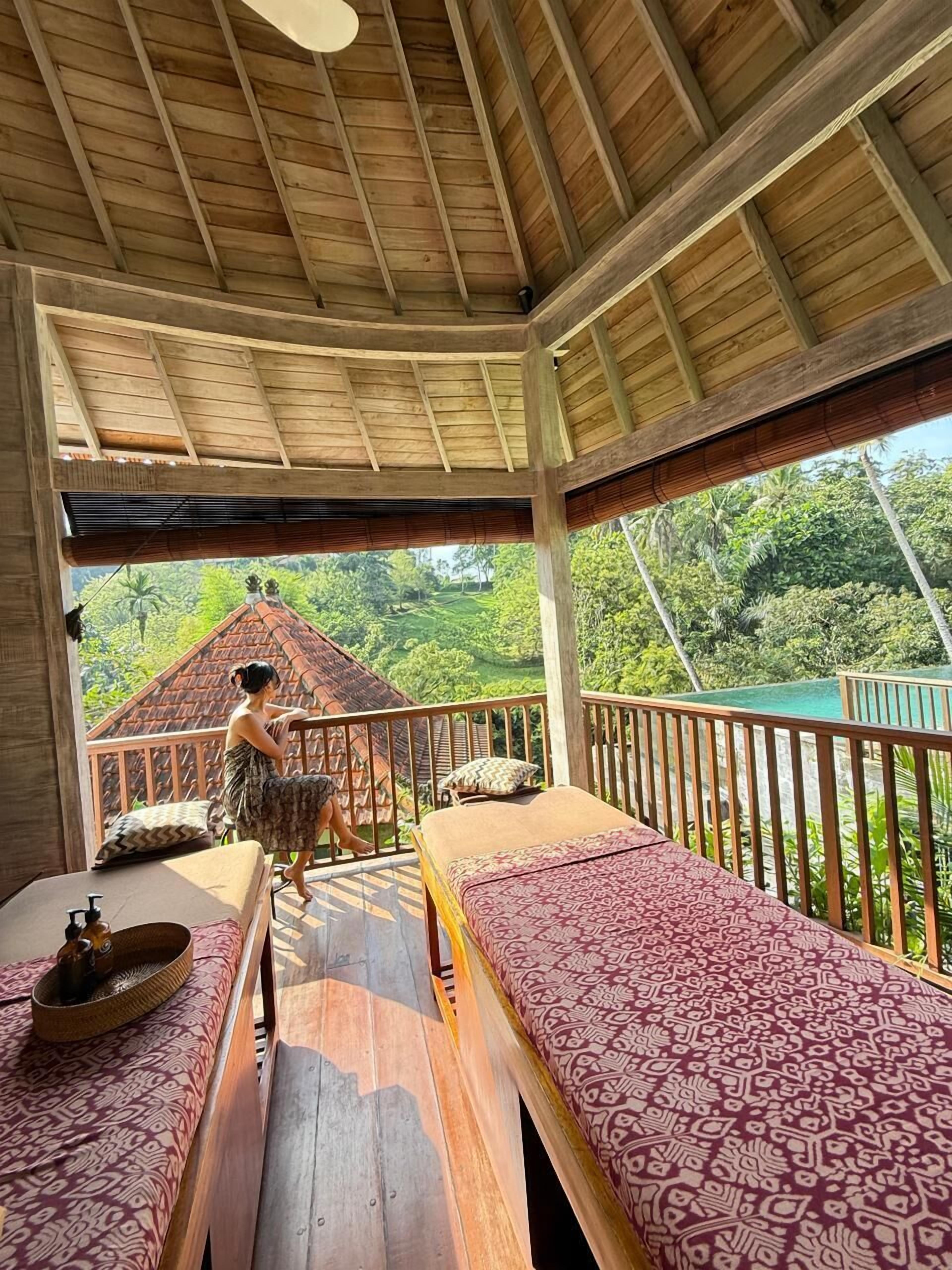 Hot stone massages, deep-tissue massages, massages