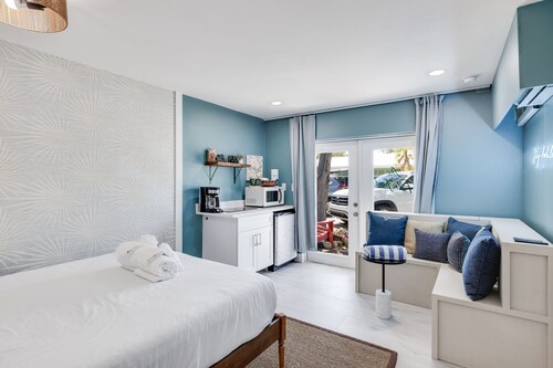 The Palm Frond - Upgraded Studio at PalmView of Sanibel with Bikes