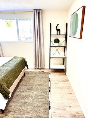 4 habitaciones, tabla de planchar con plancha, cuna de viaje y wifi