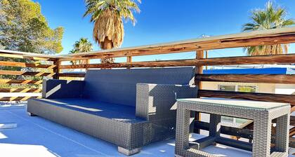 Santorini Haven: View,Stargazing,Pets friendly,BBQ,Large Deck