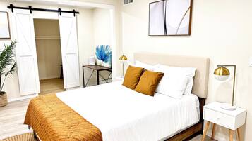 4 Schlafzimmer, Bügeleisen/Bügelbrett, Reisekinderbett, WLAN