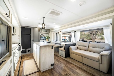 内装. Desert Tiny Home B37: Surrounded by Mountains! Close to Jacumba Hot Springs