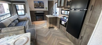 Desert Tiny Home B39: Perfect Mix of Desert Adventure & Relaxation