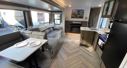 Desert Tiny Home B39: Perfect Mix of Desert Adventure & Relaxation