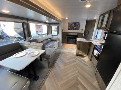 Desert Tiny Home B39: Perfect Mix of Desert Adventure & Relaxation