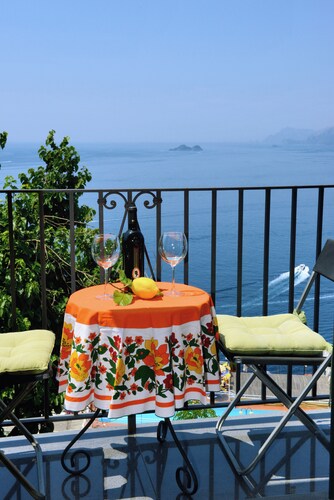 Ancient mansion with breathtaking views amid ancient olive and citrus trees