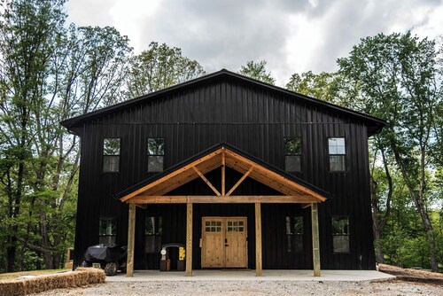 A family oasis located in the heart of Hocking Hills.