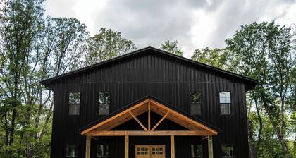 A family oasis located in the heart of Hocking Hills.