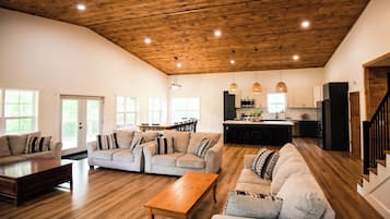 智能电视、壁炉