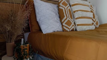 1 bedroom, WiFi, bed sheets