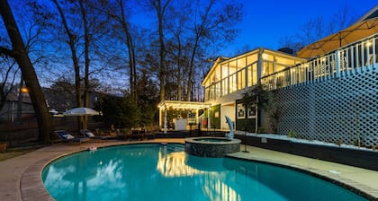 Private Pool, Game Room, Outside Grilling Area & 20 Minutes to Atl Attractions & $150 in activities