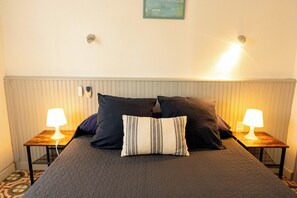 2 makuuhuonetta, silitysrauta/-lauta, ilmainen Wi-Fi, vuodevaatteet