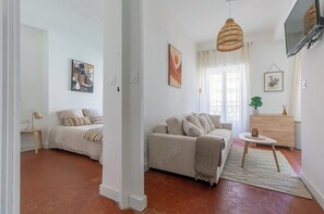 1 chambre, fer et planche à repasser, Wi-Fi gratuit, draps fournis
