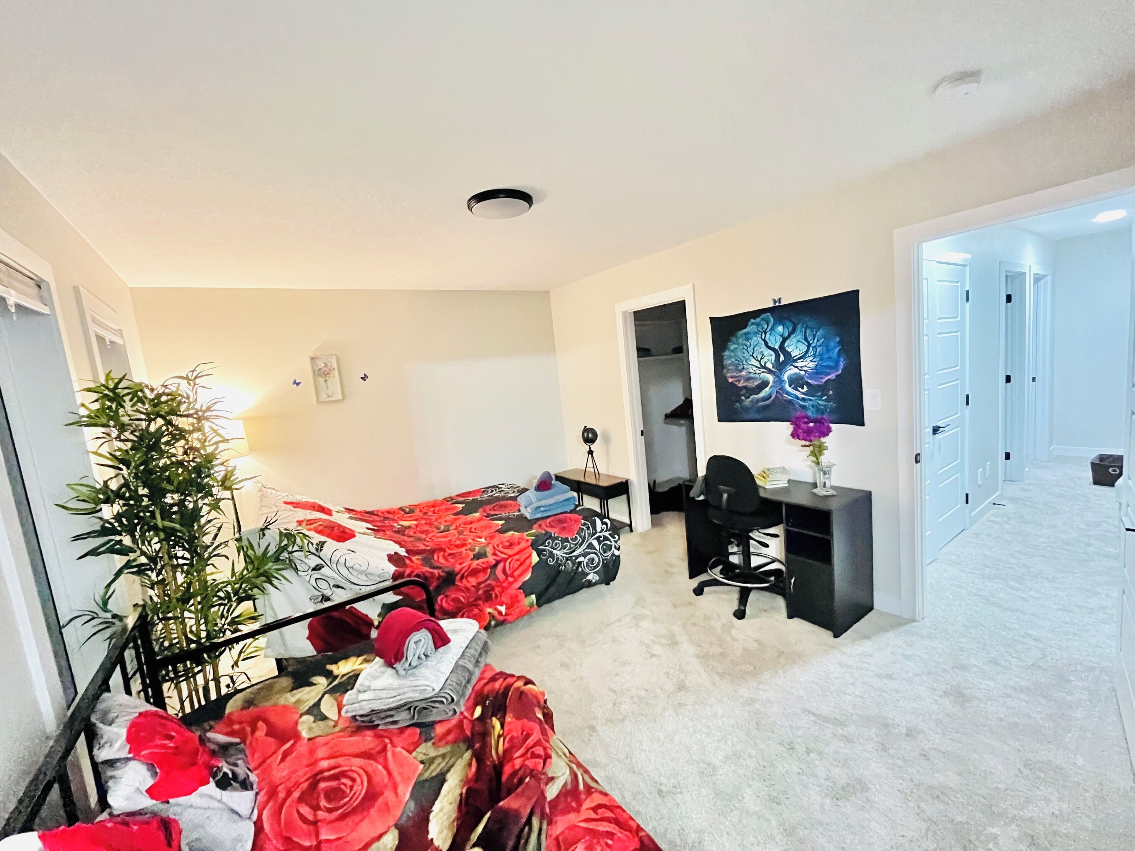 4 Schlafzimmer, Schreibtisch, Bügeleisen/Bügelbrett, Reisekinderbett