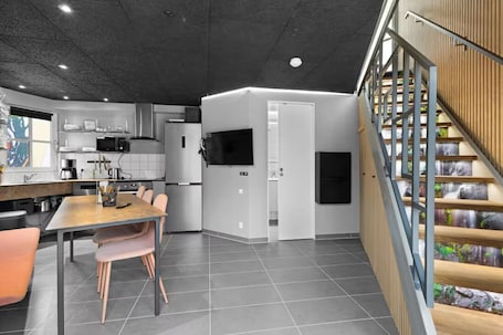 Deluxe Cottage - Adgang til aktivitetspark inkluderet | 起居区 | 40-英寸LED 电视(配备数码频道). 乐趣艺术布洛库斯