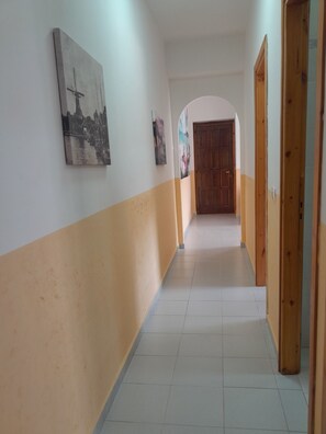 Interni
