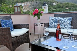 Property grounds - Casa Oreggi Comfortable holiday residence (Prela OT Tavole)