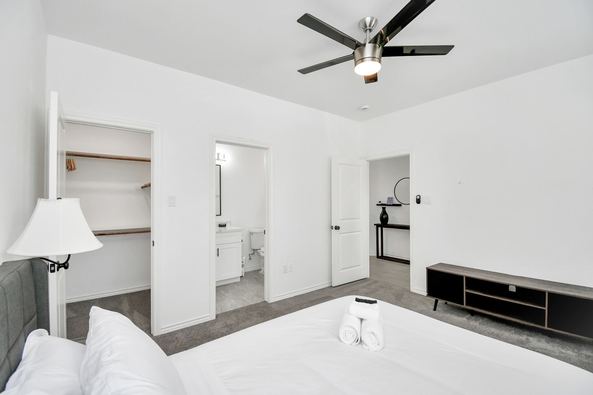 3 Schlafzimmer, Schreibtisch, Bügeleisen/Bügelbrett, kostenloses WLAN