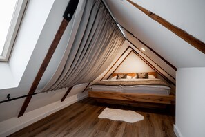 4 bedrooms, WiFi, bed sheets - Luxurius Apartment, Kranjska Gora.Comfortable also for 2 families.Pet friendly. (Jesenice)