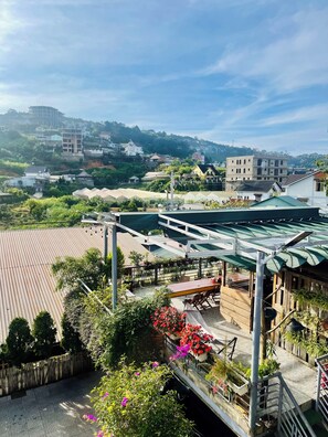 รับประทานอาหารกลางแจ้ง